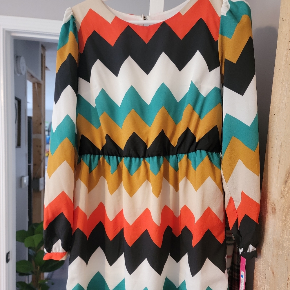 NEW WITH TAGS!!! Xhilaration Chevron print dress, size L